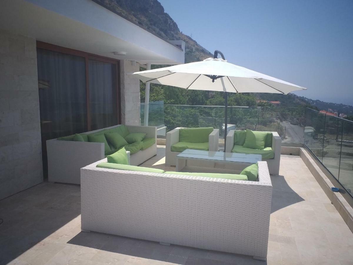 Horus Villa *