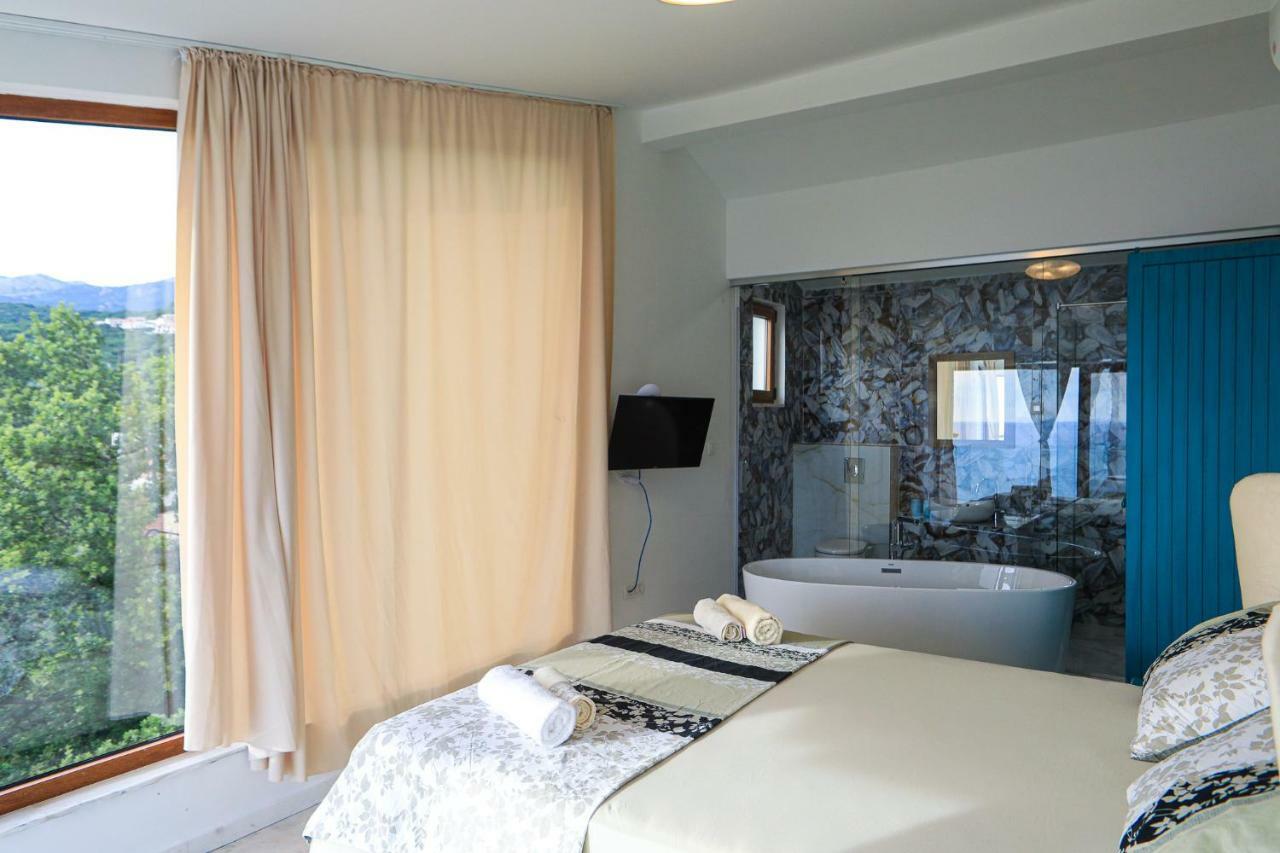 Horus Villa *