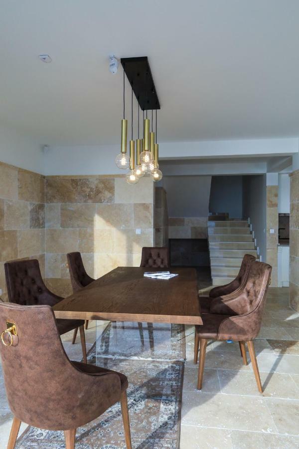 Horus Villa *