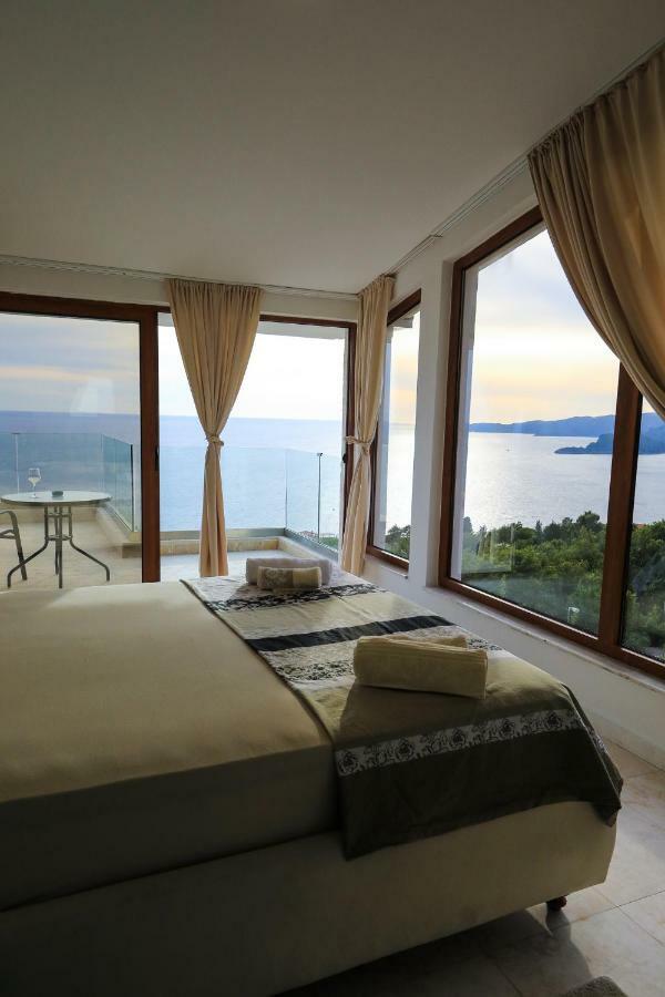 Horus Villa Sveti Stefan